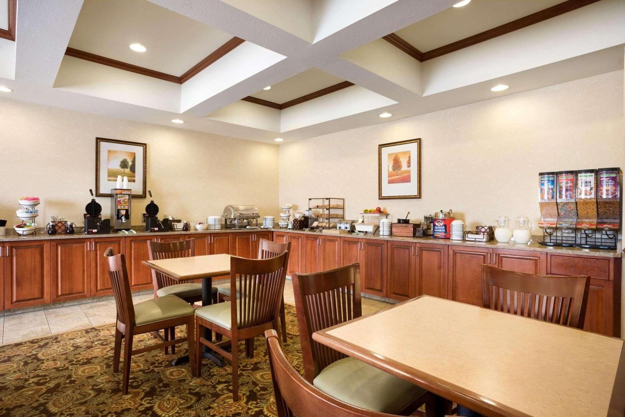 Country Inn & Suites By Radisson, Washington At Meadowlands, Pa Εξωτερικό φωτογραφία