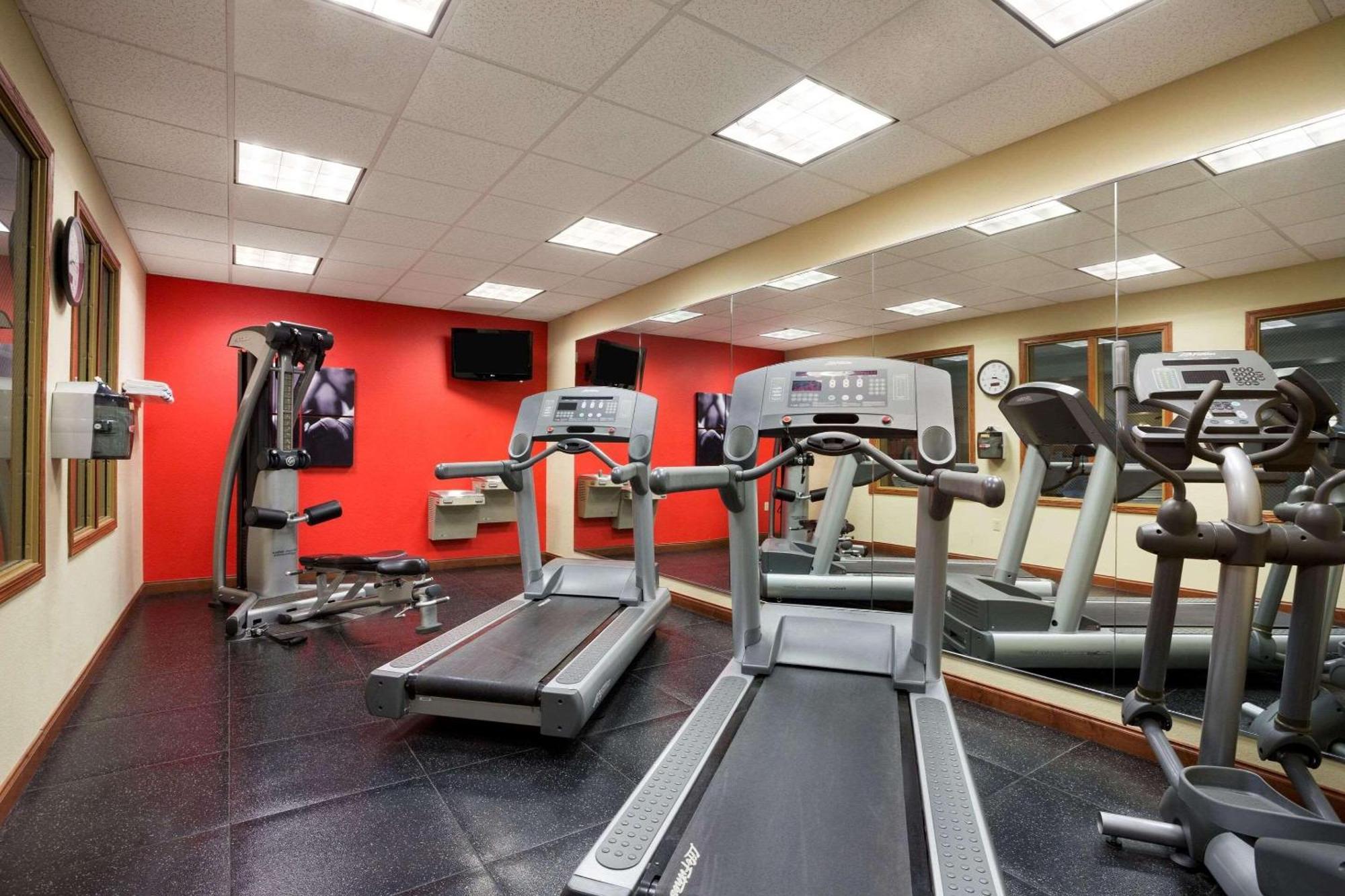 Country Inn & Suites By Radisson, Washington At Meadowlands, Pa Εξωτερικό φωτογραφία